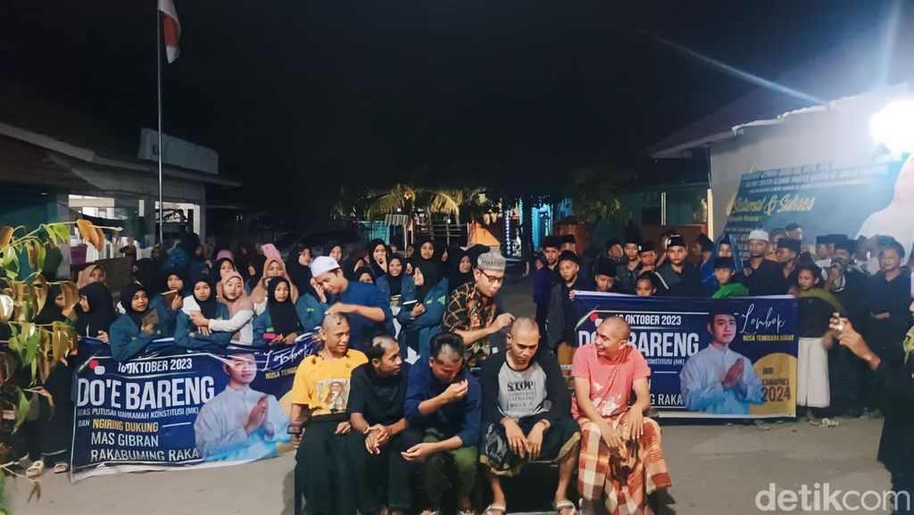 Santri di NTB doa bersama dan cukur gundul kepala mereka untuk mendukung Gibran maju menjadi cawapres.